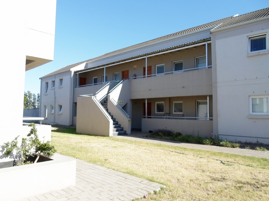 To Let 2 Bedroom Property for Rent in Amstelhof Western Cape